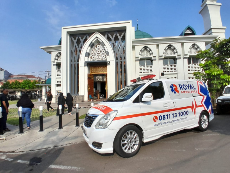 Ambulance Medical dan Non Medical VIP