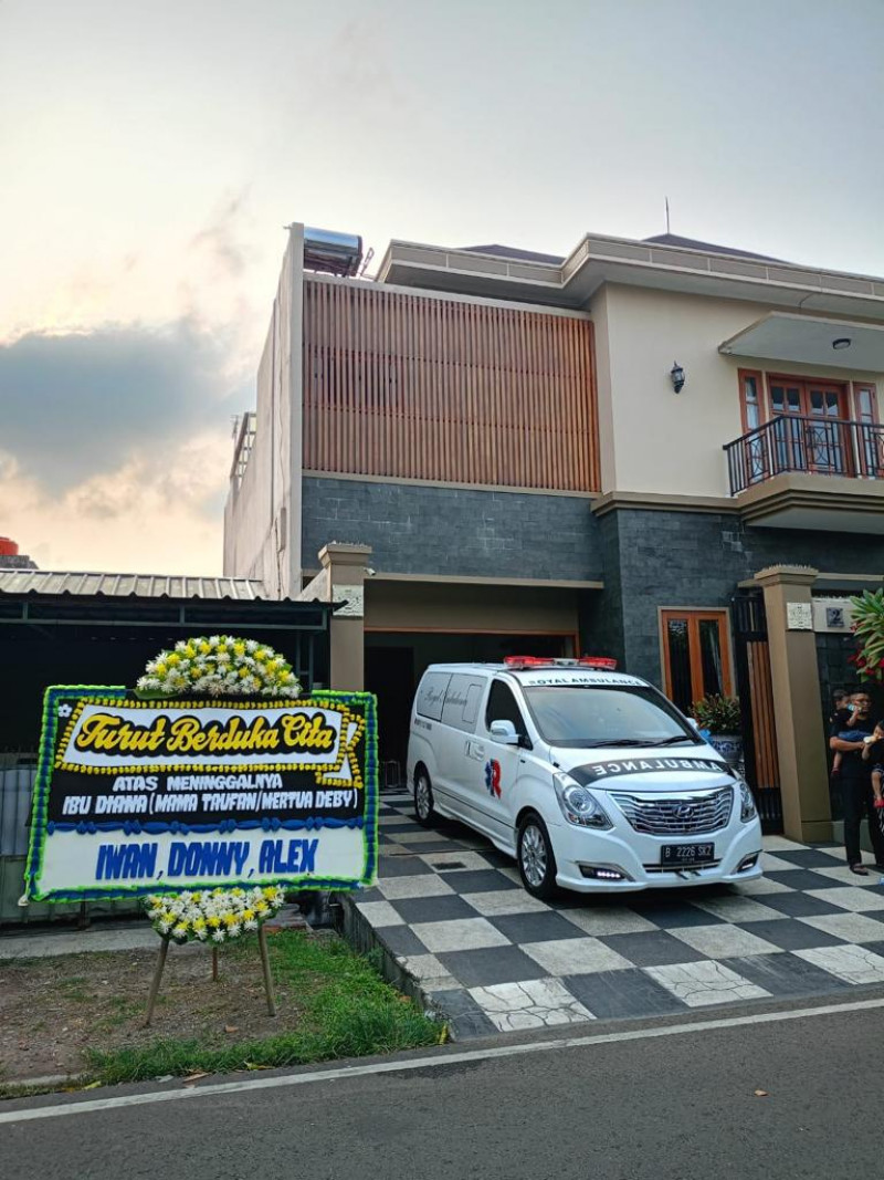 Ambulance Medical dan Non Medical VIP