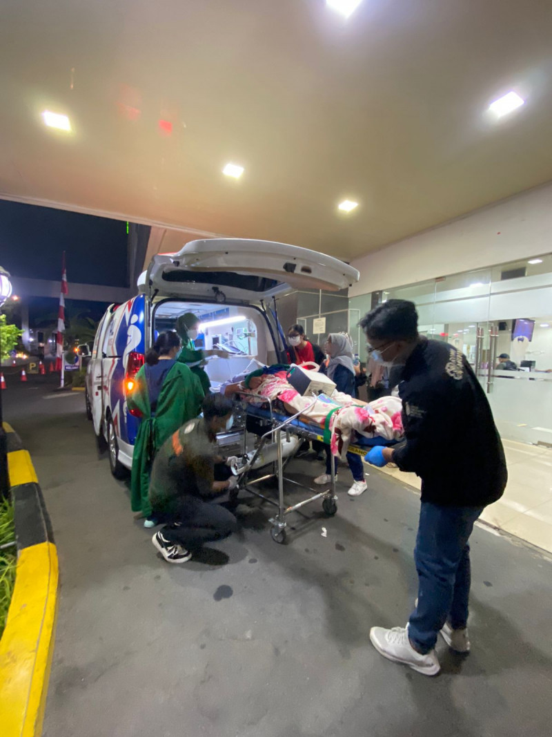 Ambulance Medical dan Non Medical VIP